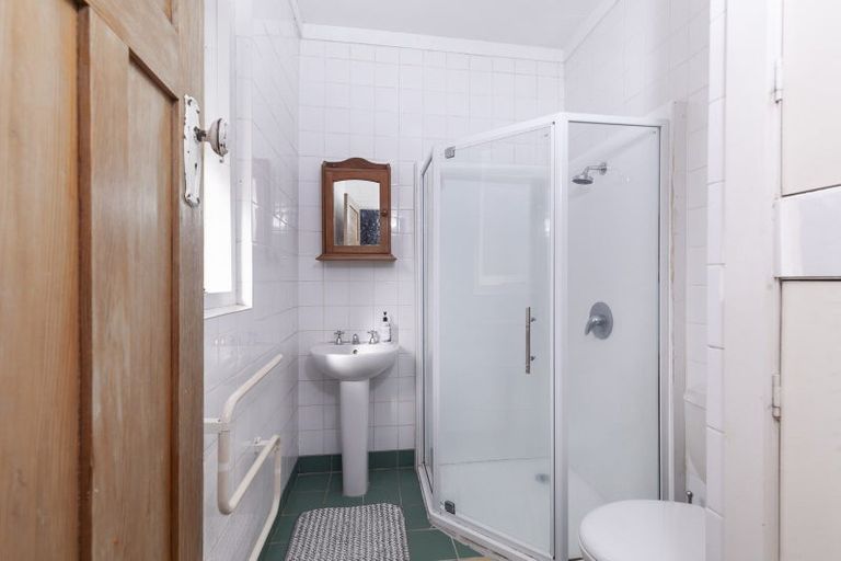 Photo of property in 1/8 Merani Street, Narrow Neck, Auckland, 0622