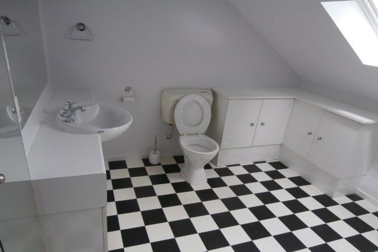 Photo of property in 2/238 Edgeware Road, Edgeware, Christchurch, 8013