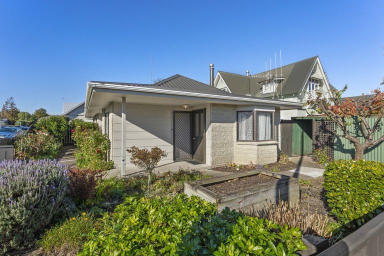 Photo of property in 54 Russell Street, Palmerston North, 4414
