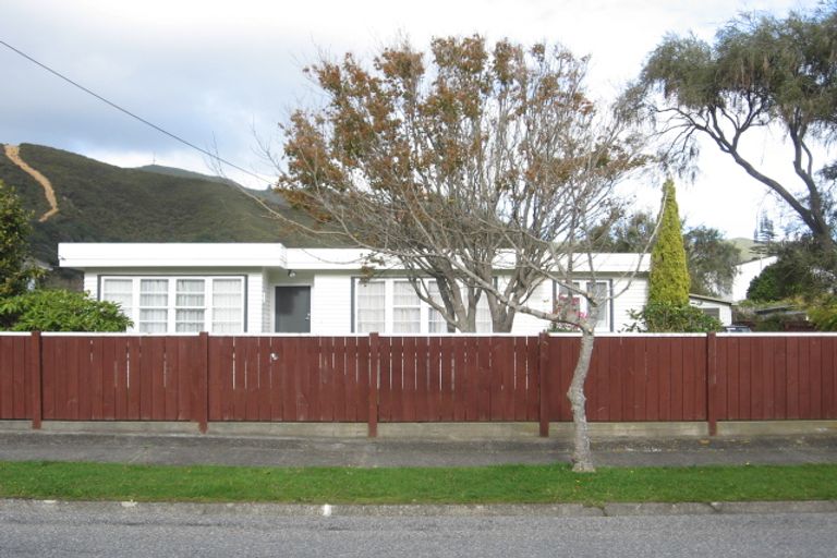 Photo of property in 18 Langford Street, Naenae, Lower Hutt, 5011