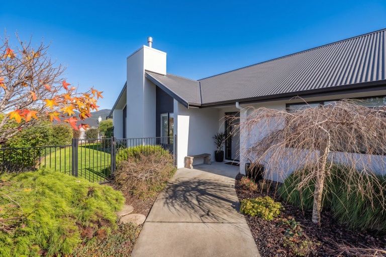 Photo of property in 1 Topping Place, Whitianga, 3510