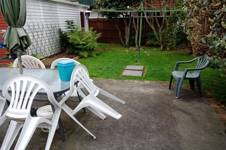 Photo of property in 4 Chesney Street, Avalon, Lower Hutt, 5011