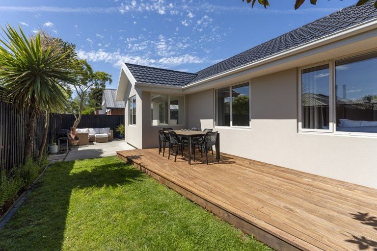 Photo of property in 14 Farm Lane, Parklands, Christchurch, 8083