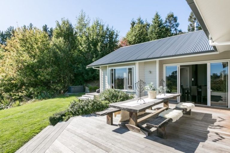 Photo of property in 24 Tauroa Valley Road, Havelock North, 4130