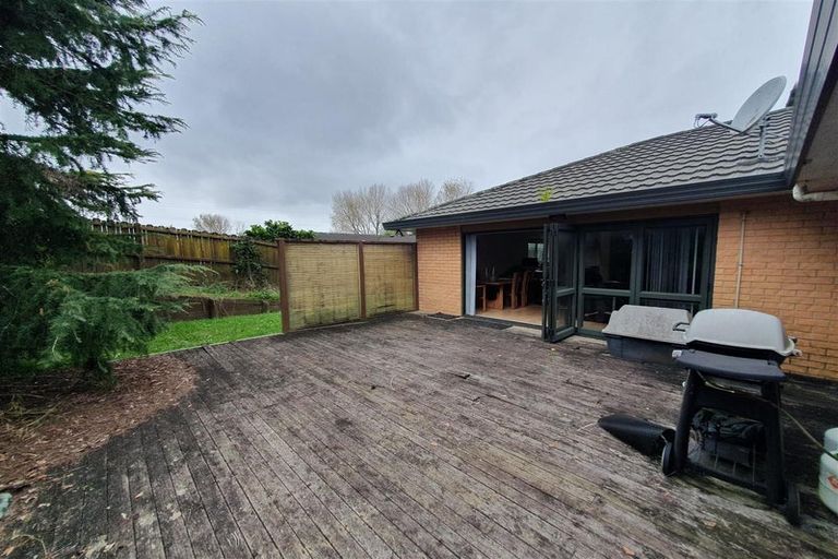 Photo of property in 22 Sambrooke Crescent, Flat Bush, Auckland, 2019