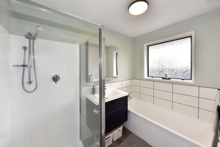 Photo of property in 2/50 Valecrest Avenue, Parklands, Christchurch, 8083