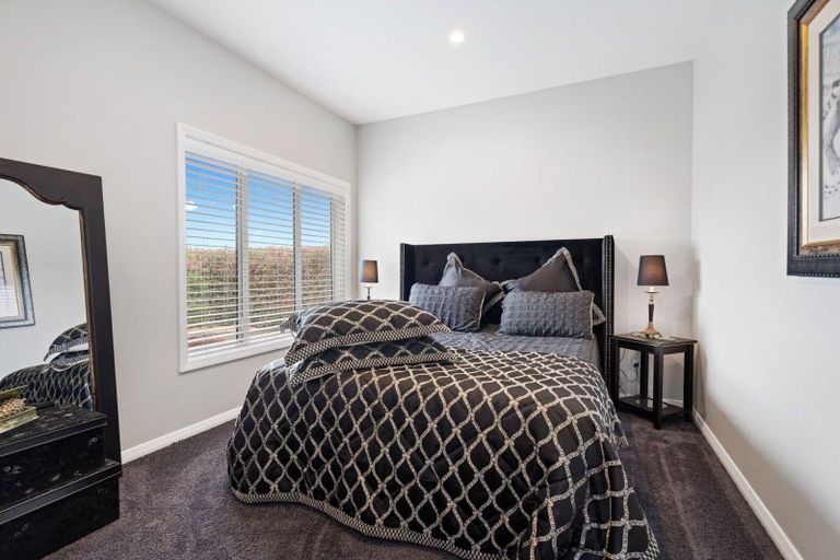 Photo of property in 14 Summerfield Way, Parahaki, Whangarei, 0112