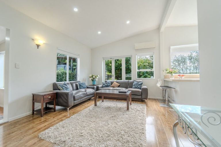 Photo of property in 5 Fairmount Road, Titirangi, Auckland, 0604