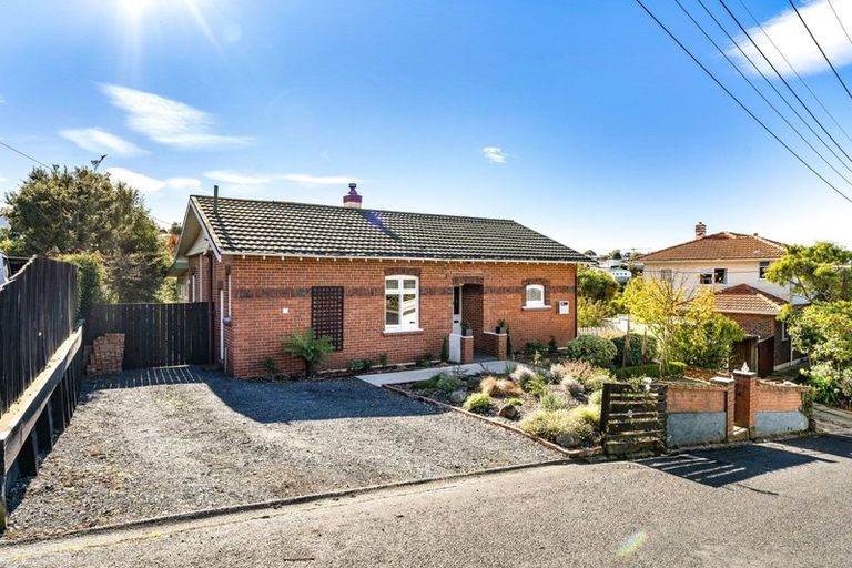 Photo of property in 4 Springhill Road, Mornington, Dunedin, 9011