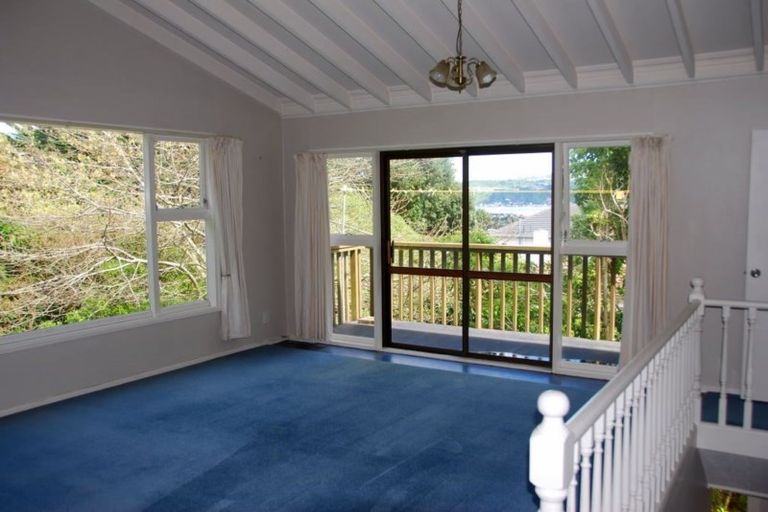 Photo of property in 62 Tio Tio Road, Miramar, Wellington, 6022