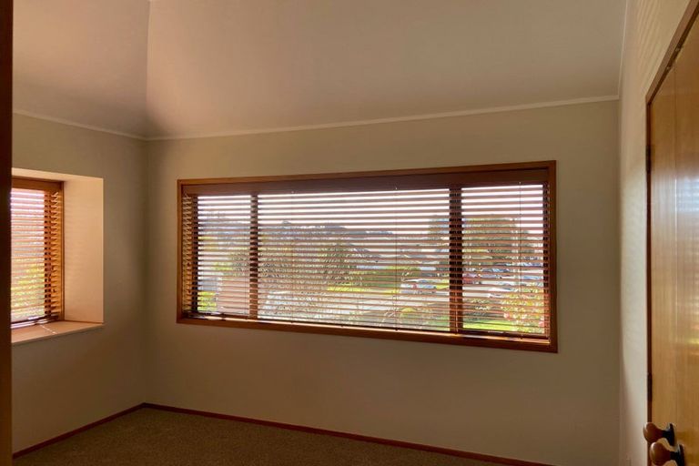 Photo of property in 20a Otakau Road, Milford, Auckland, 0620
