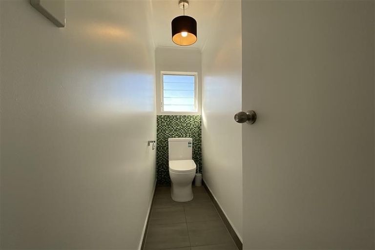 Photo of property in 22 Botany Road, Howick, Auckland, 2010