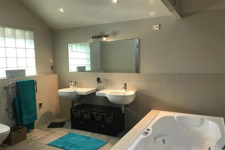 Photo of property in 7/2 Manor Place, Dunedin Central, Dunedin, 9016