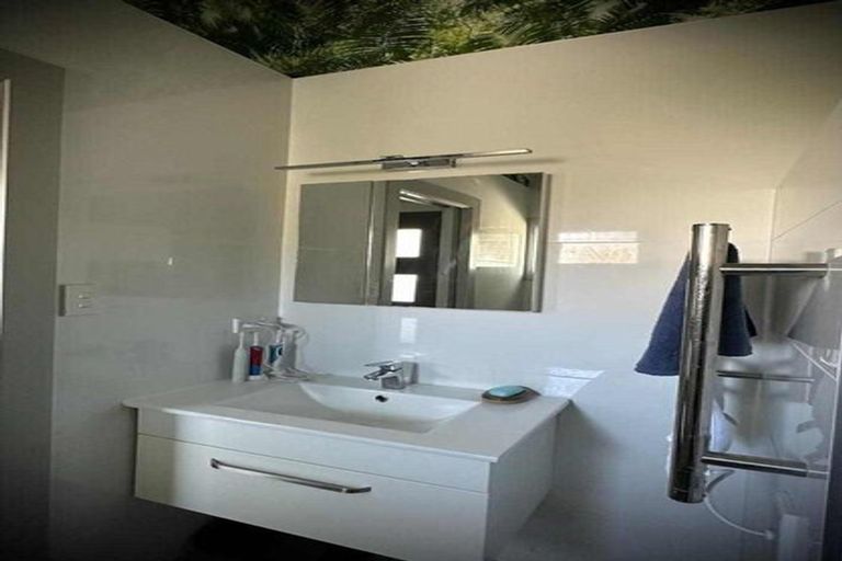 Photo of property in 2/138 Arran Road, Browns Bay, Auckland, 0630