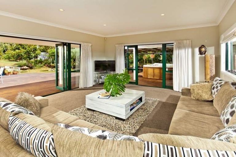 Photo of property in 56 Roland Road, Greenhithe, Auckland, 0632