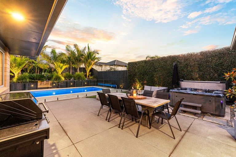 Photo of property in 14 Will Street, Huapai, Kumeu, 0810