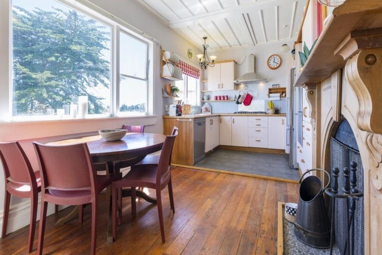 Photo of property in 14 Collingwood Road, Waiuku, 2123