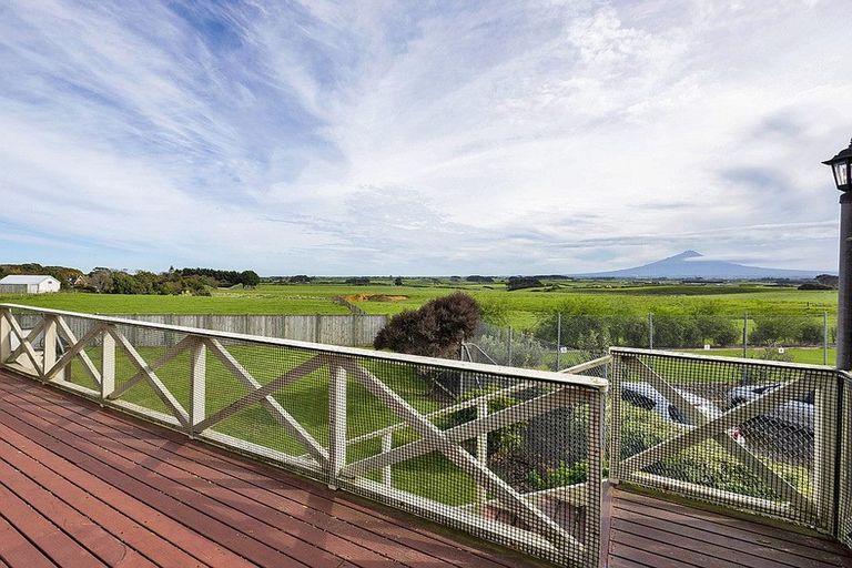 Photo of property in 10 Green Lane, Hawera, 4610