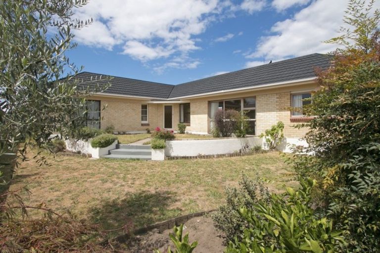 Photo of property in 25 Carisbrooke Street, Aranui, Christchurch, 8061