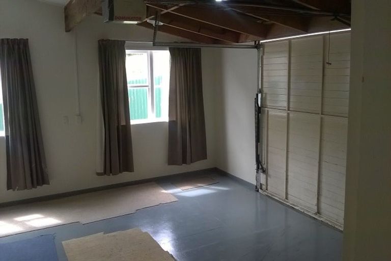 Photo of property in 15 August Street, Stokes Valley, Lower Hutt, 5019