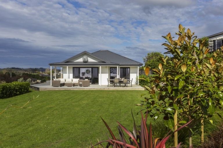 Photo of property in 21 Laly Haddon Place, Matakana, Warkworth, 0985