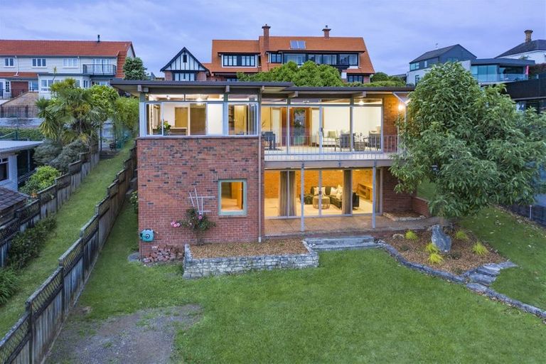 Photo of property in 94 Lake Crescent, Hamilton Lake, Hamilton, 3204