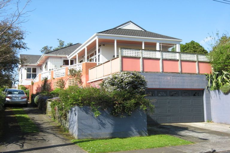 Photo of property in 54 Wallath Road, Westown, New Plymouth, 4310