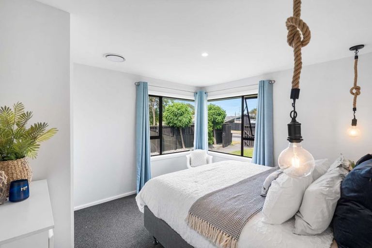 Photo of property in 142 Pacific Road, North New Brighton, Christchurch, 8083