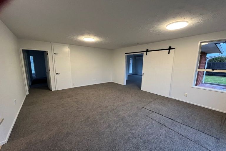 Photo of property in 107 Denise Crescent, Hornby, Christchurch, 8042