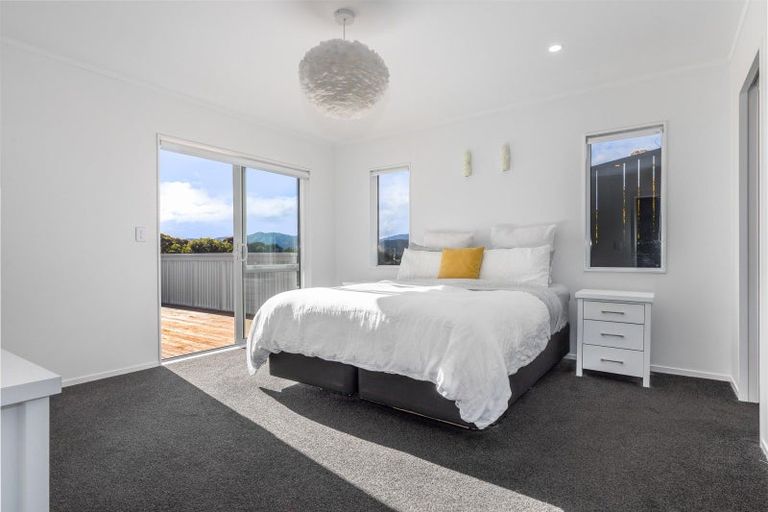 Photo of property in 11 Botany Lane, Whitby, Porirua, 5024