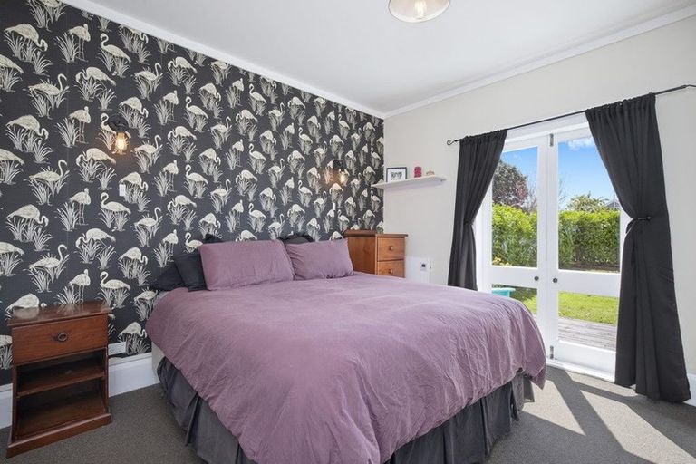 Photo of property in 11 Collingwood Road, Waiuku, 2123