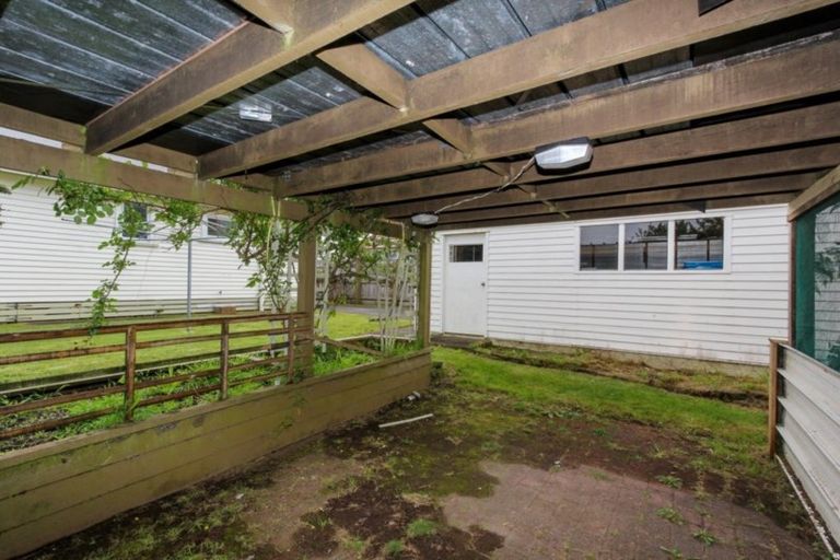 Photo of property in 21 Walsh Road, Westown, New Plymouth, 4310