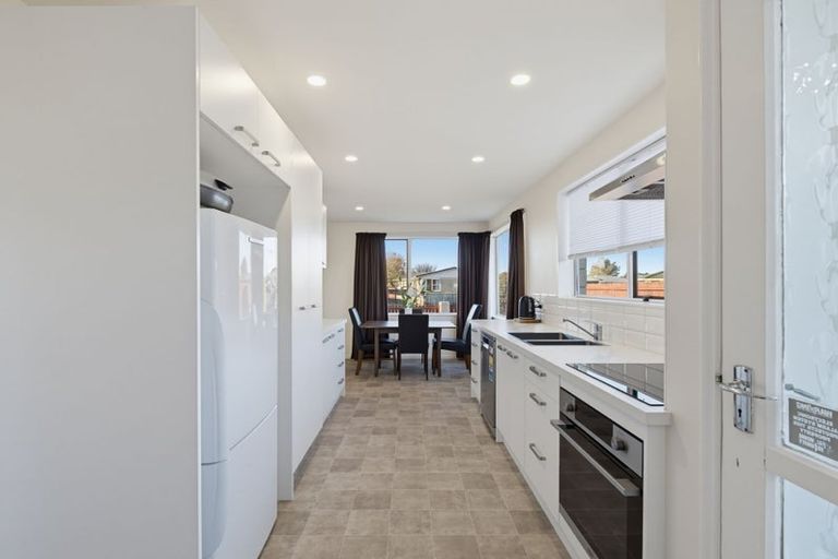 Photo of property in 30 Saint Heliers Crescent, Aranui, Christchurch, 8061