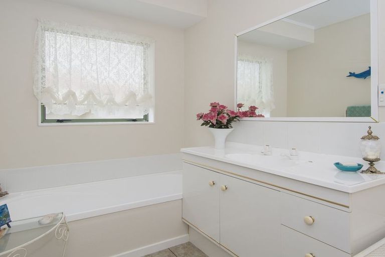 Photo of property in 111 Blake Boulevard, Papamoa Beach, Papamoa, 3118