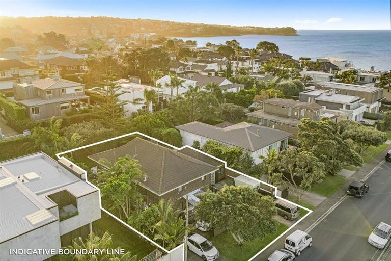 Photo of property in 22 Muritai Road, Milford, Auckland, 0620