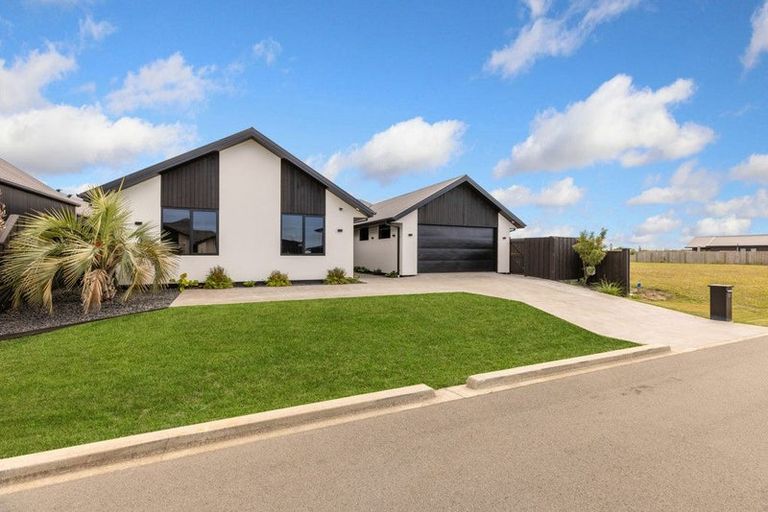 Photo of property in 55 Te Hurunui Drive, Pegasus, 7612