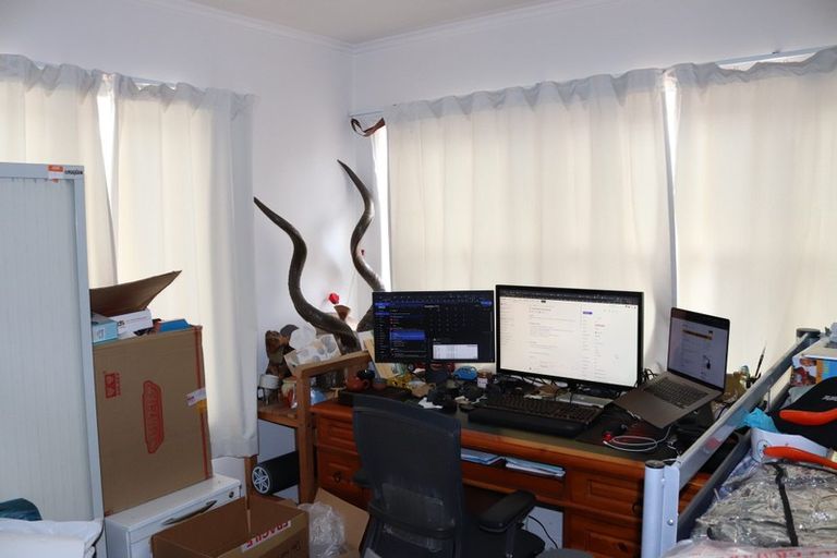 Photo of property in 1/44 College Road, Northcote, Auckland, 0627