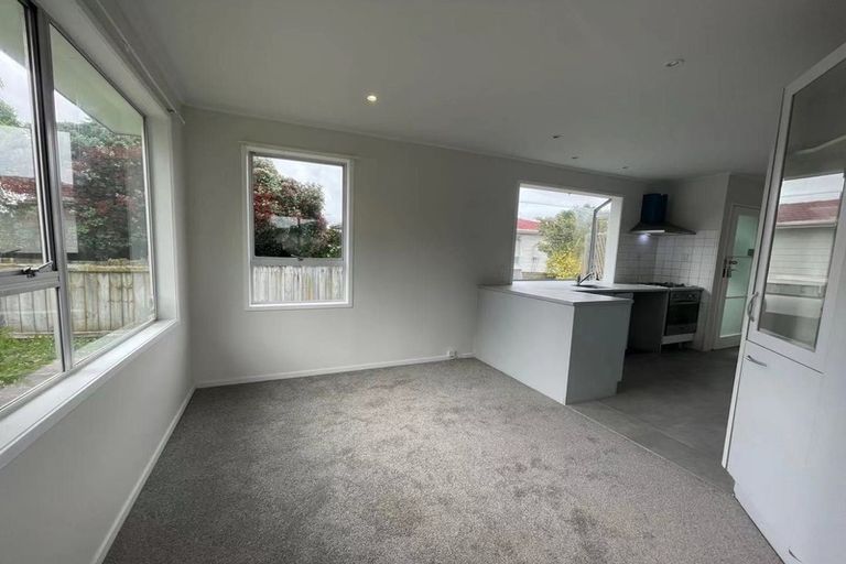 Photo of property in 377 Bucklands Beach Road, Bucklands Beach, Auckland, 2012
