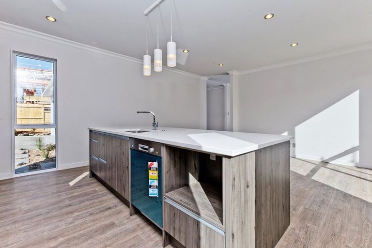 Photo of property in 10 Seafort Lane, Silverdale, 0932