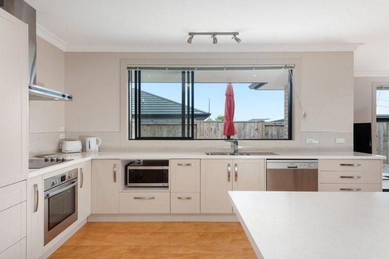 Photo of property in 15 Kanono Close, Papamoa Beach, Papamoa, 3118