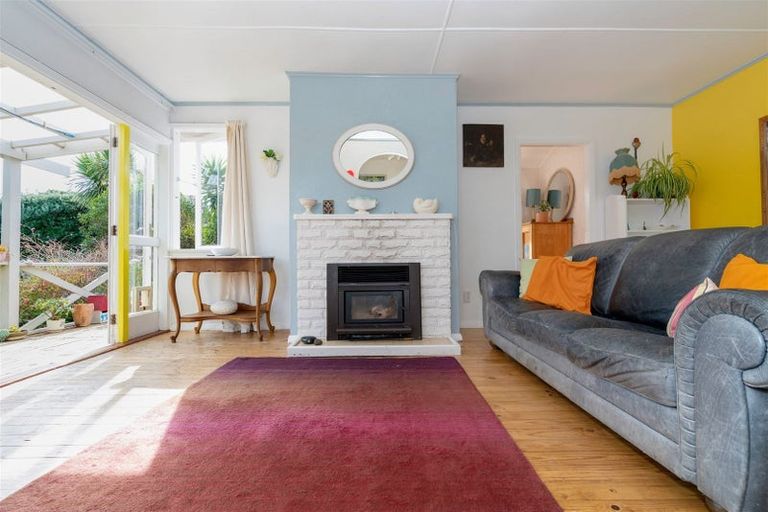 Photo of property in 9 Haumia Street, Paekakariki, 5034