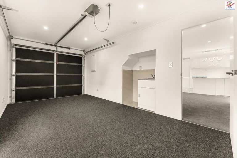 Photo of property in 11 Mcinnes Road, Weymouth, Auckland, 2103