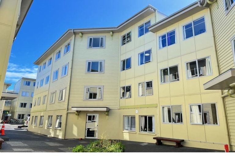 Photo of property in Basin Reserve Complex, 47/4 Sussex Street, Mount Cook, Wellington, 6021
