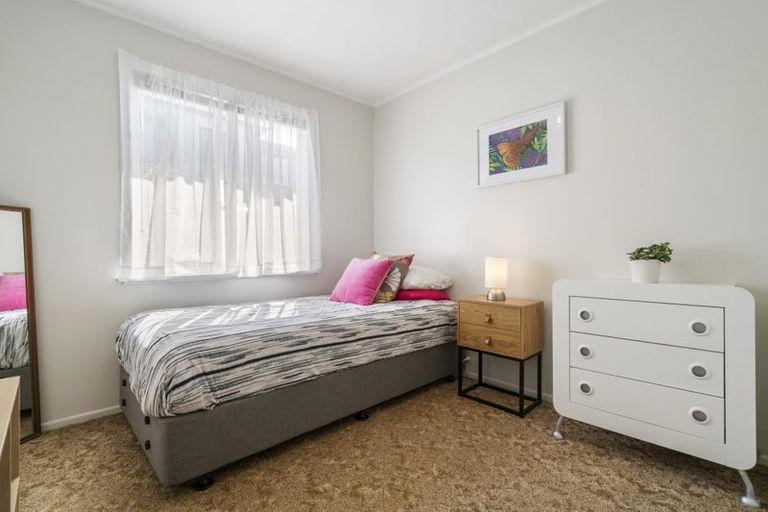 Photo of property in 63 Gloria Avenue, Te Atatu Peninsula, Auckland, 0610