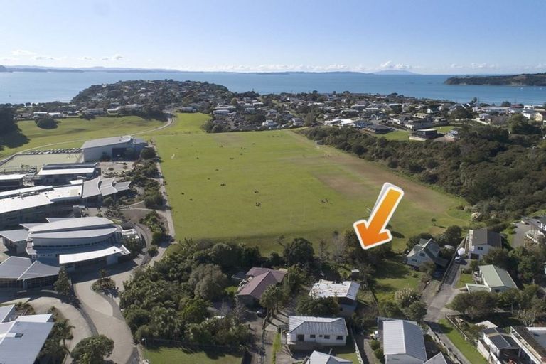 Photo of property in 22 Delshaw Avenue, Stanmore Bay, Whangaparaoa, 0932