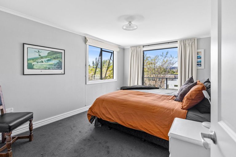 Photo of property in 8 Stonebridge Close, Wanaka, 9305