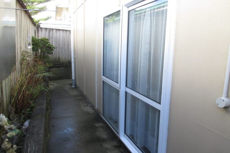 Photo of property in 46a Farquhar Road, Glendene, Auckland, 0602