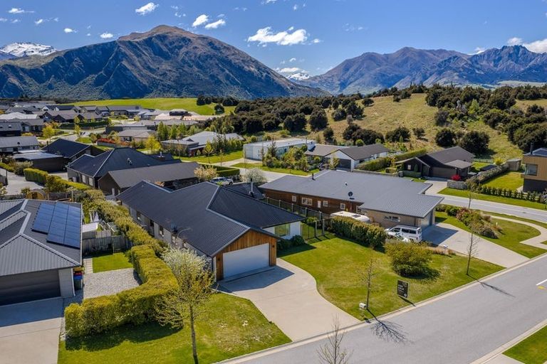 Photo of property in 63 Minaret Ridge, Wanaka, 9305