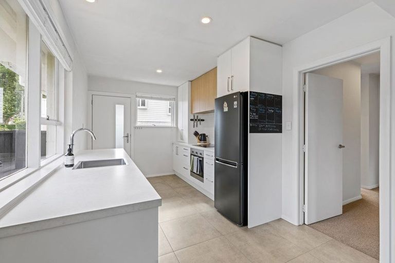 Photo of property in 1/82 Holly Road, St Albans, Christchurch, 8014