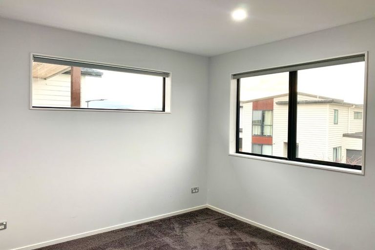 Photo of property in 8 Pihoihoi Place, Hobsonville, Auckland, 0616